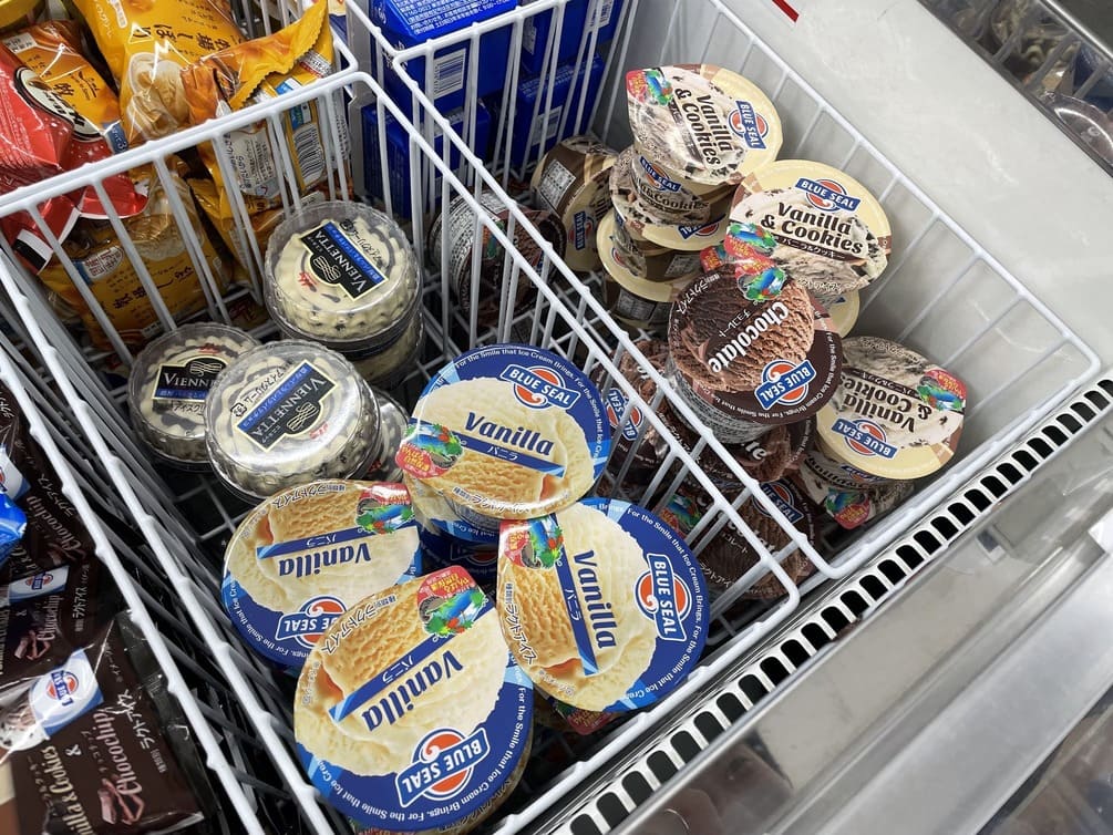 沖縄のコンビニで買えるブルーシールアイス